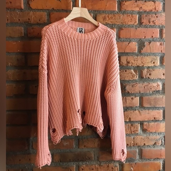 Designer ripped sweater - Picture 1 of 4